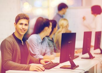 Is a Bachelor in Computer Science Worth It for Today’s Digital Careers?